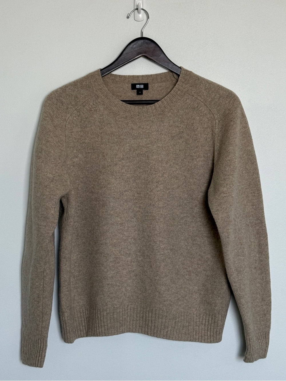 Uniqlo Men’s Crewneck Sweater in Taupe